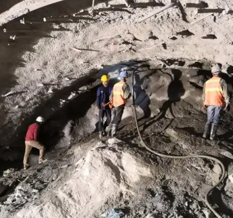 吴起拱顶带模注浆料的施工流程及注意事项